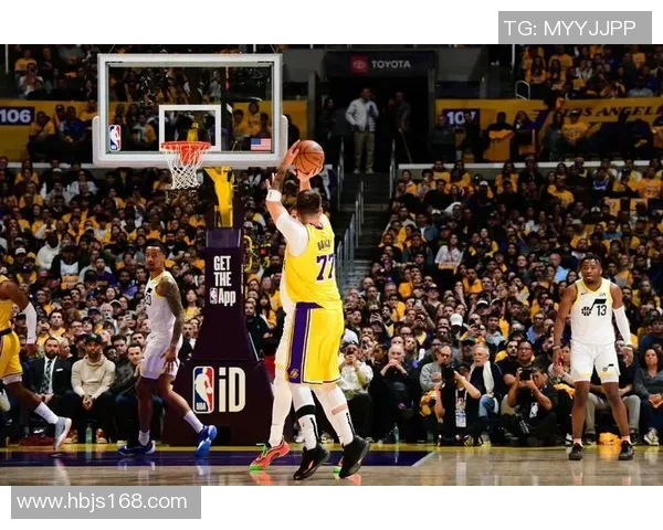 湖人对爵士精彩对决回顾4月15日比赛全场录像分析与亮点总结